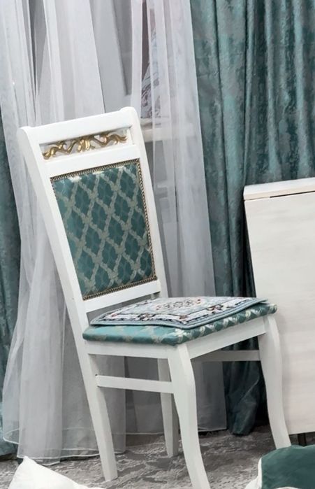 Продам стулья 6 шт. Для гостиной