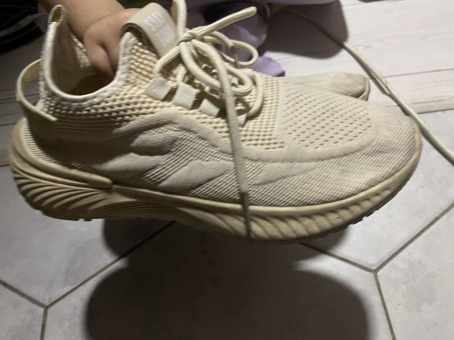 отдам даром кроссовки 38 размера