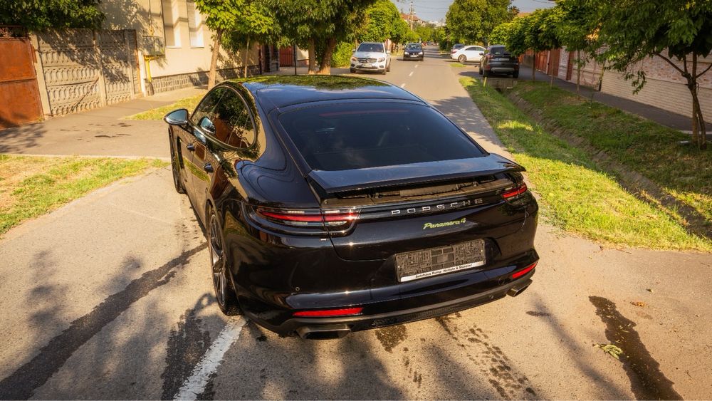 Porsche Panamera4 E-Hybrid
