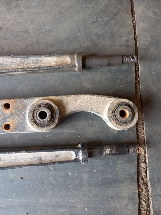 Продам продольные штанги Уаз