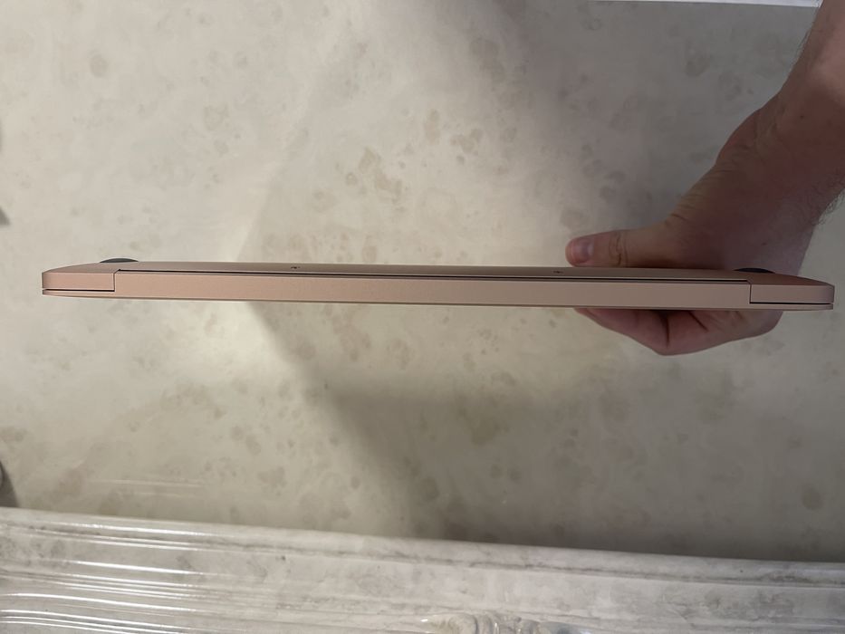 Macbook Air 13 Retina 2020 Gold - Intel i3 8GB RAM DDR4 256 SSD