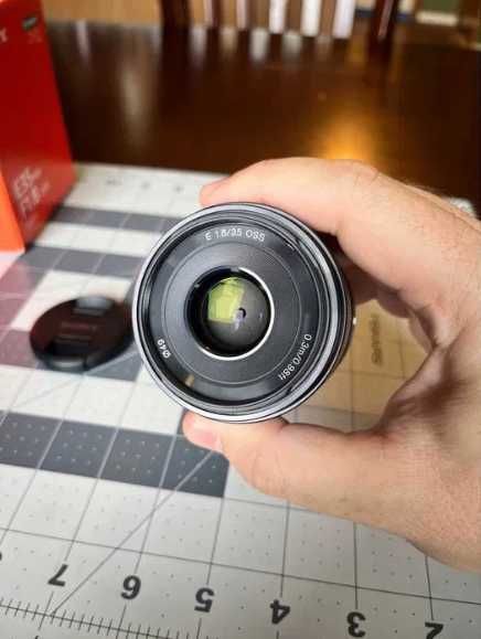 обектив Sony SEL 35mm f/1.8 OSS