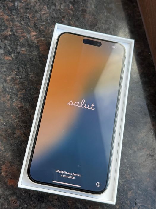 iPhone 15 Pro Max, Alb