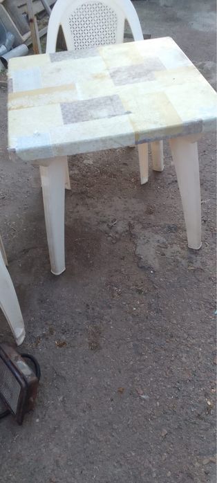 Стол со стульями