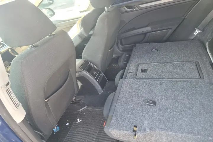 fete de usi usa  portiera stanga dreapta fata spate vas lichid parbriz expansiune compresor clima clapeta de acceleratie  Skoda Superb 2 motor 2.0tdi  BMM  Dezmembrez