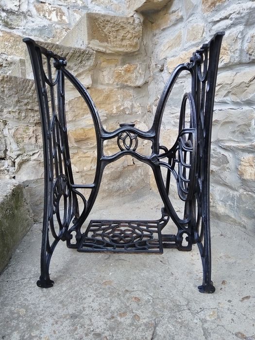 Стара Немска Основа От Шевна Машина / KOHLER.