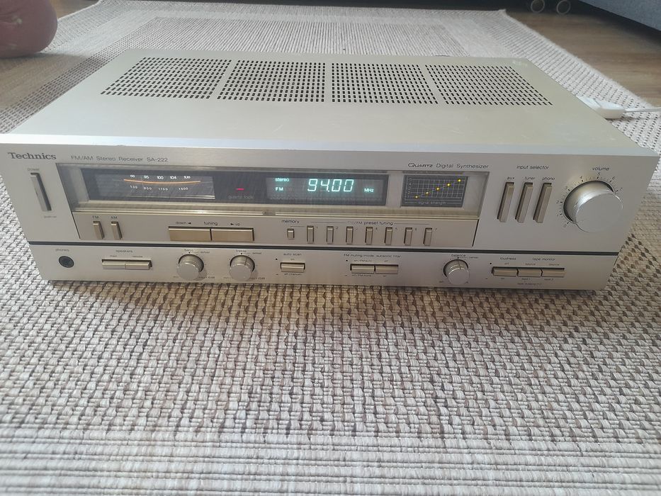 Techincs SA-222 amplificator+tuner