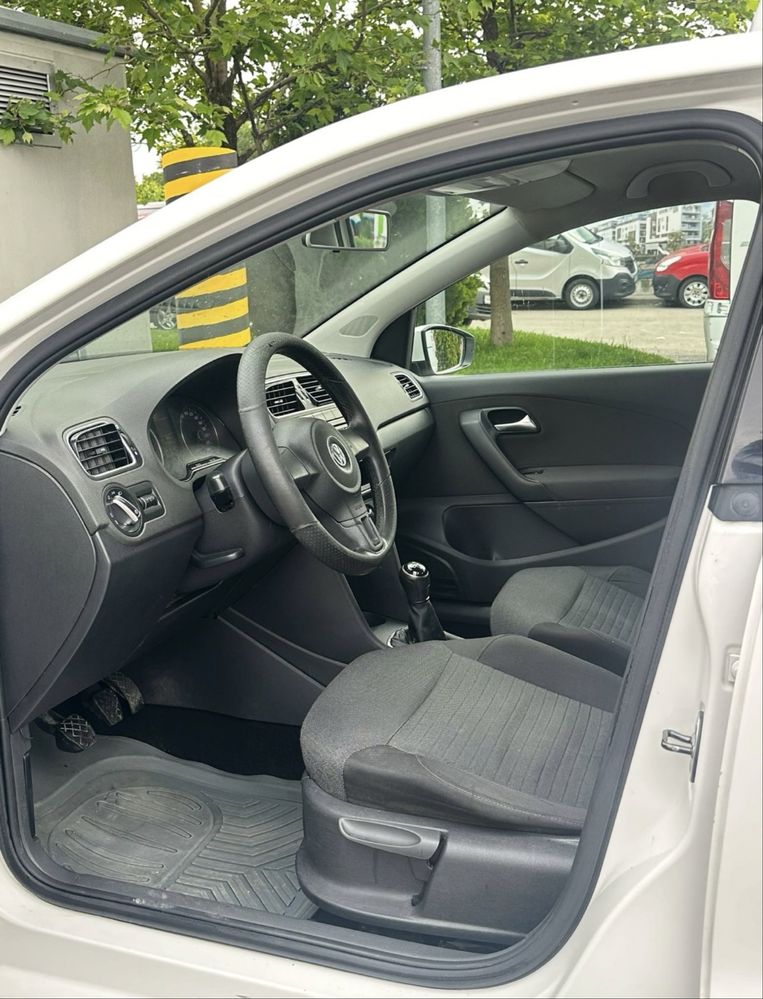 Volkswagen POLO 2012