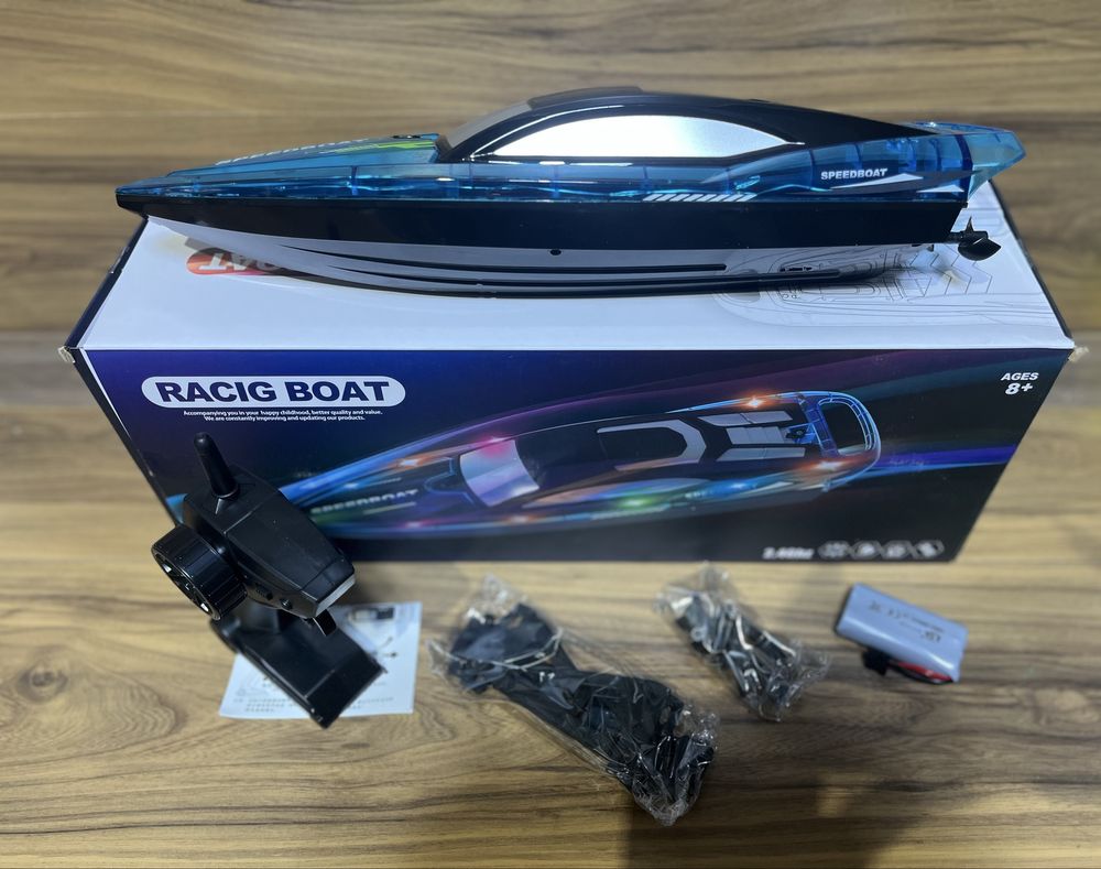 Радиоуправляема лодка – Racing Boat 2.4GHz