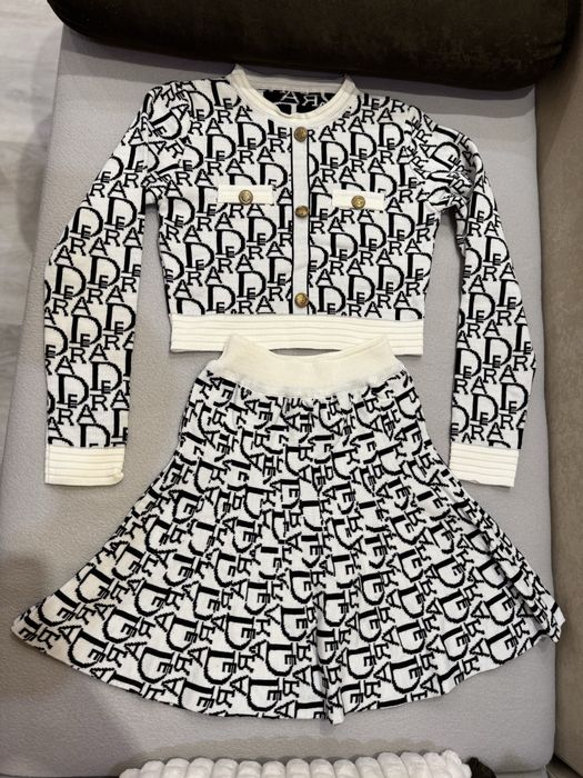 2бр Дамски Комлекти