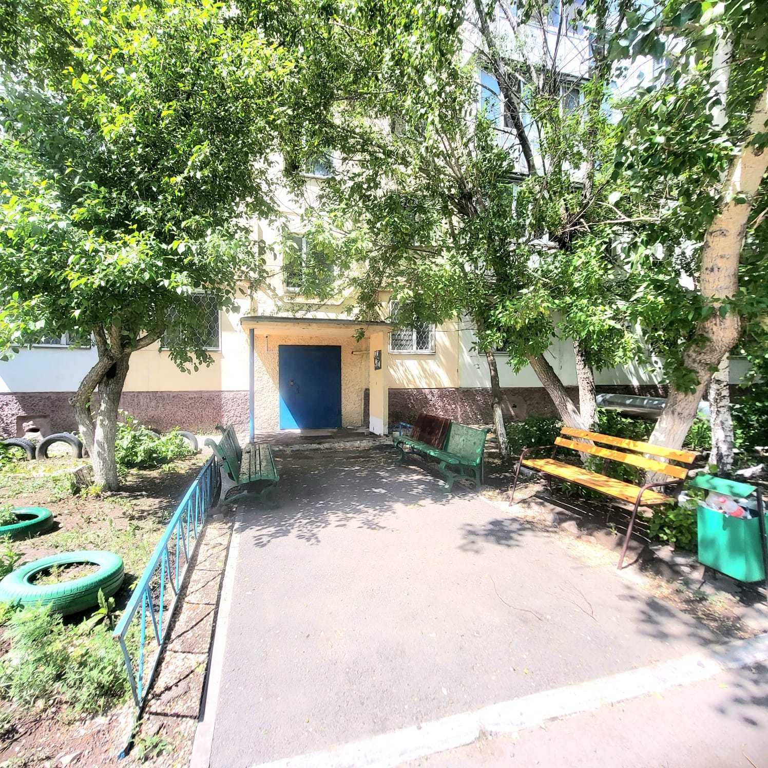 Продам 3 комнатную 3 микрорайон Абая улица