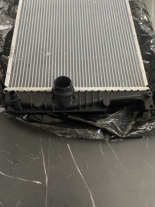 Чисто нов! Радиатор, охлаждане на двигателя за BMW F серия