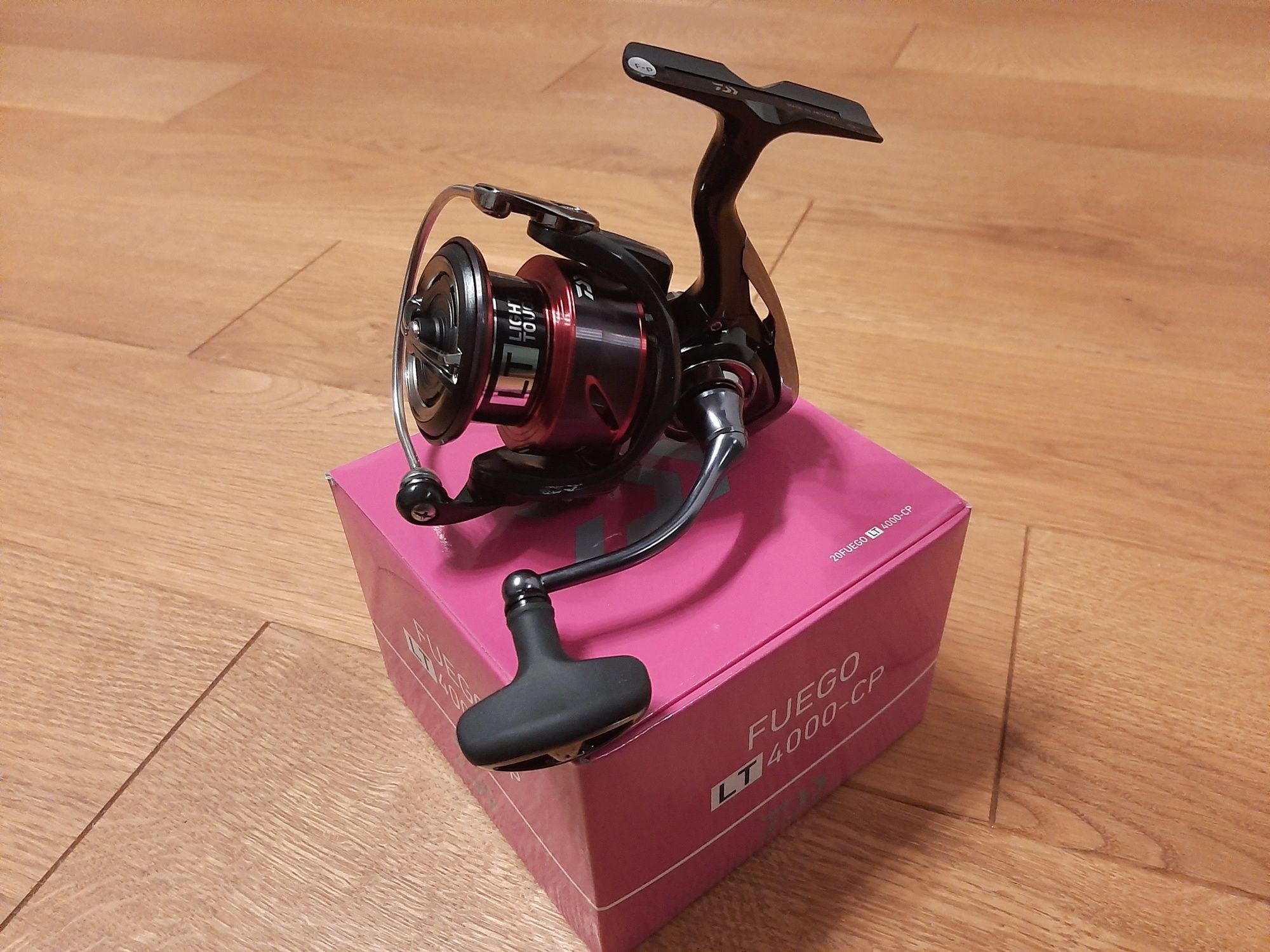 Mulinete spin, feeder, Daiwa Fuego LT 4000-CP (power), rrec 4.7:1, NOI