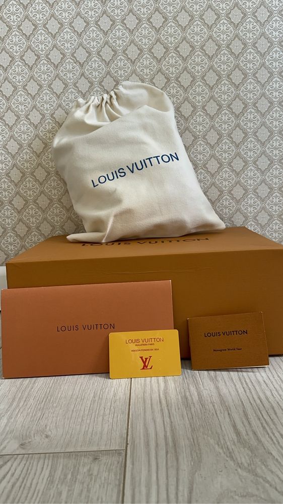 Шлепки Louis Vuitton