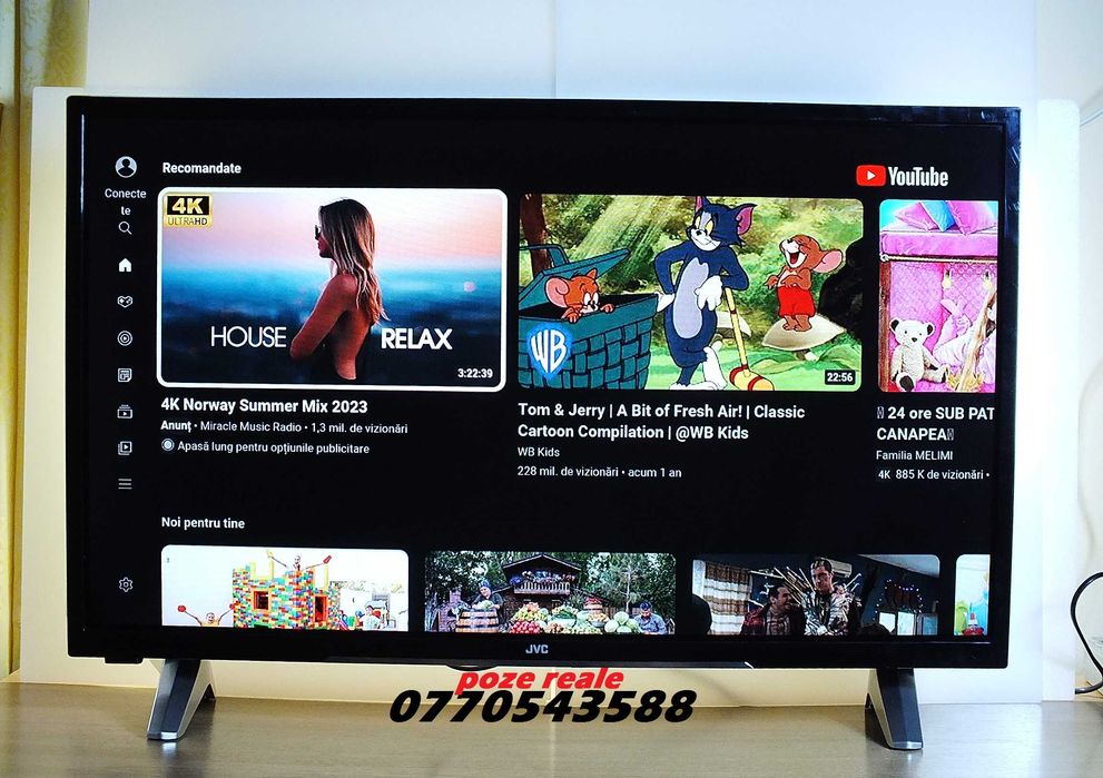 smart TV JVC cu diagonala de 81 cm