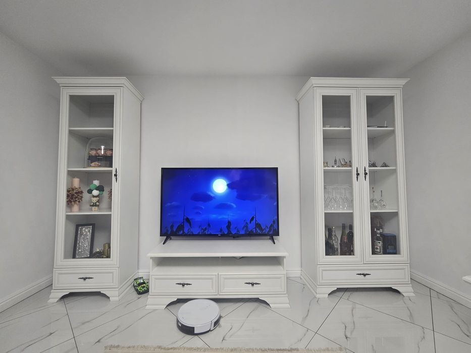 Vand mobila living,  nu trimit in prin curier