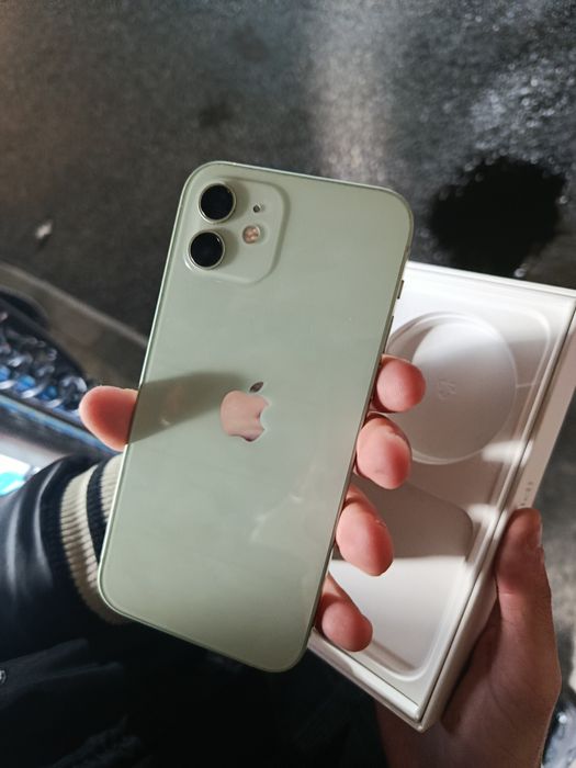 iPhone 12 , 64 gb
