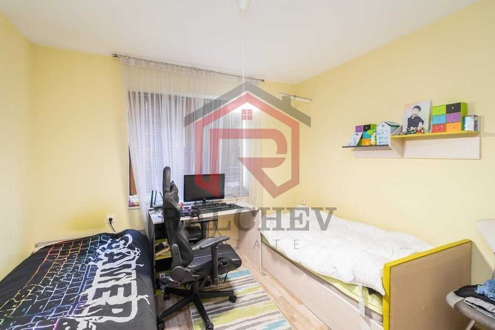 Дава се под наем Тристаен апартамент в Варна, Възраждане 3 - 97 кв.м за 561 € - Снимка #4