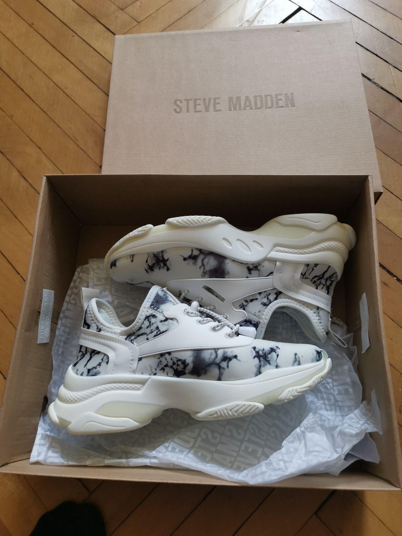 Оригинални сникърси Steve Madden 37