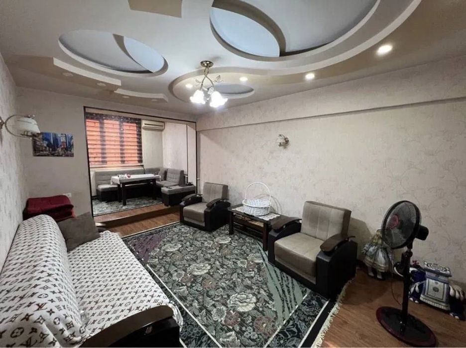 Продается  Ц 5 3 х комнатная кирпич