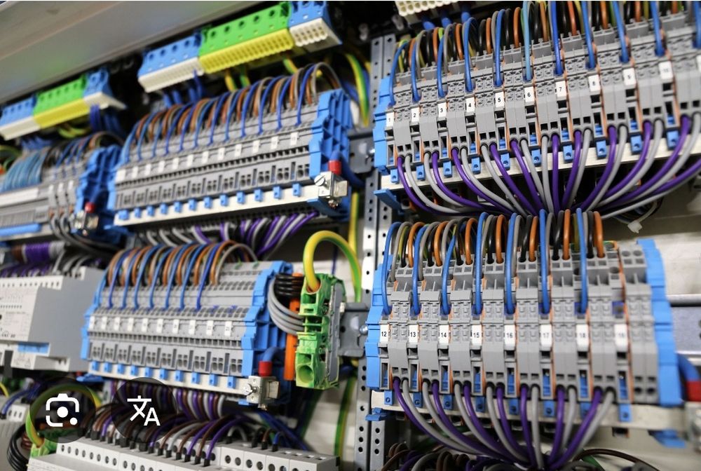 Electrician București