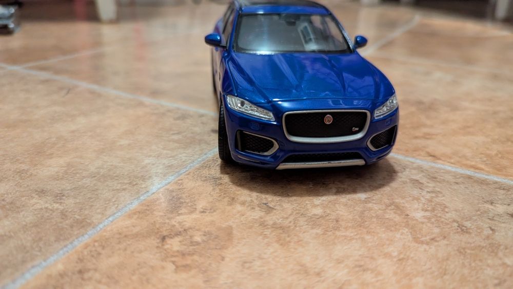 Macheta Jaguar F-Pace 1:24