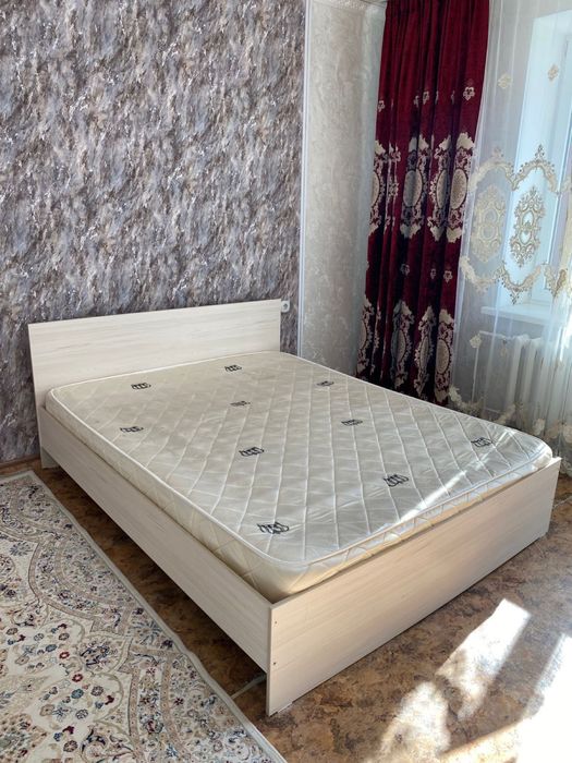 Продается кровать двухспальная с матрасом/без матраса
