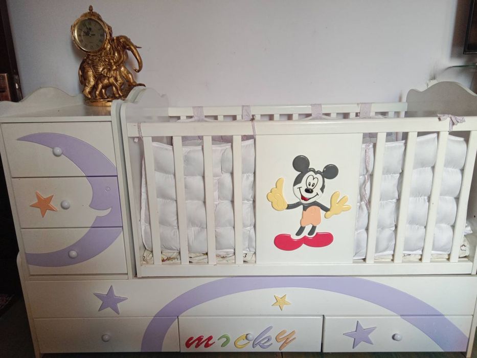 Bolalar kravati sotiladi. Holati alo darajada.