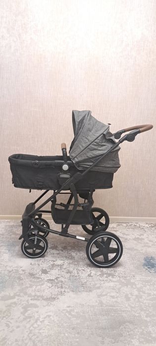 Продам прогулочную коляску 2в1
