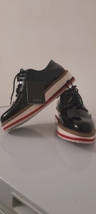 Vând pantofi Zara