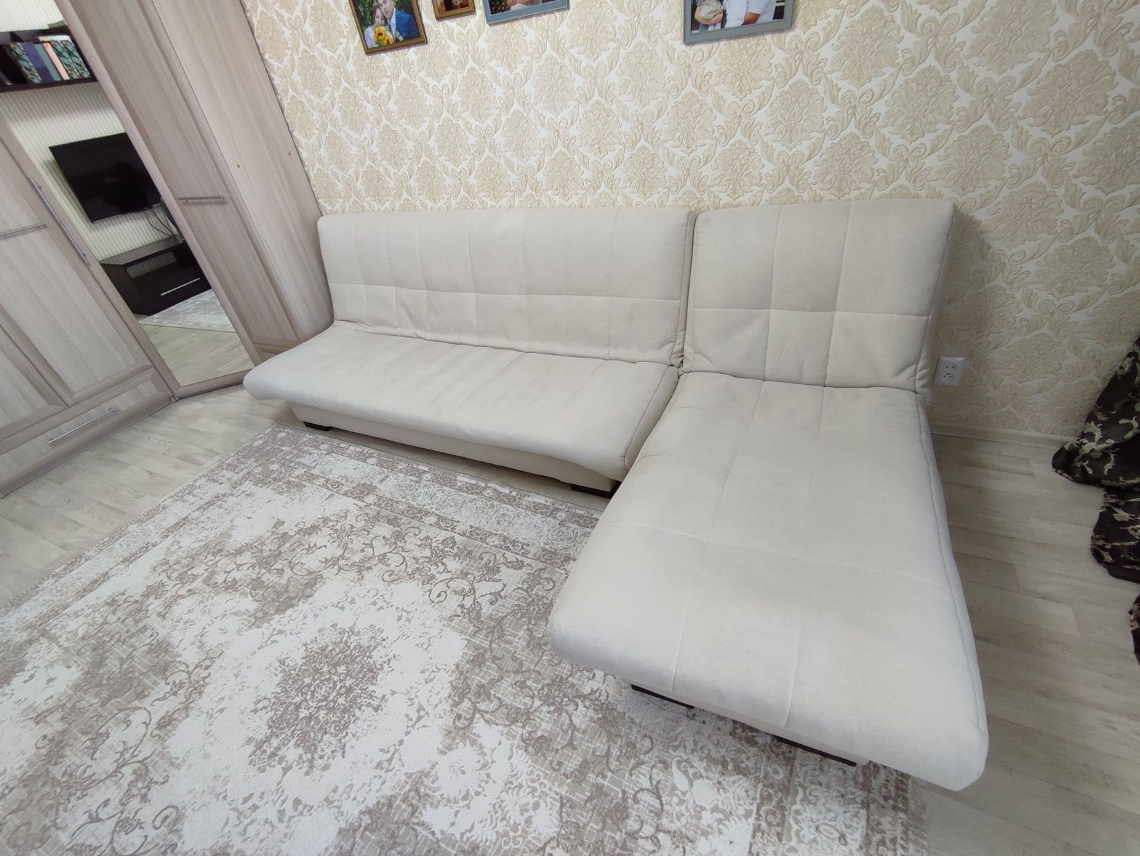 Продам диван с атаманкой
