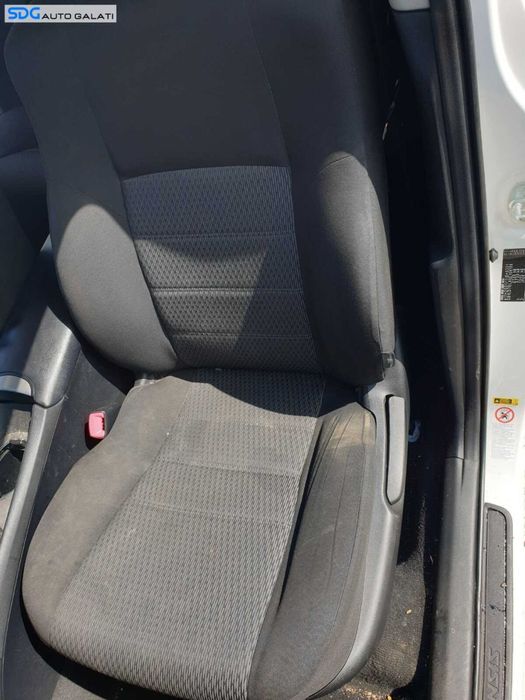 Interior Textil Fara Incalzire Scaun Scaune Fata Stanga Dreapta si Bancheta cu Spatar Toyota Avensis 3 Break Combi Facelift T27 2009 - 2018