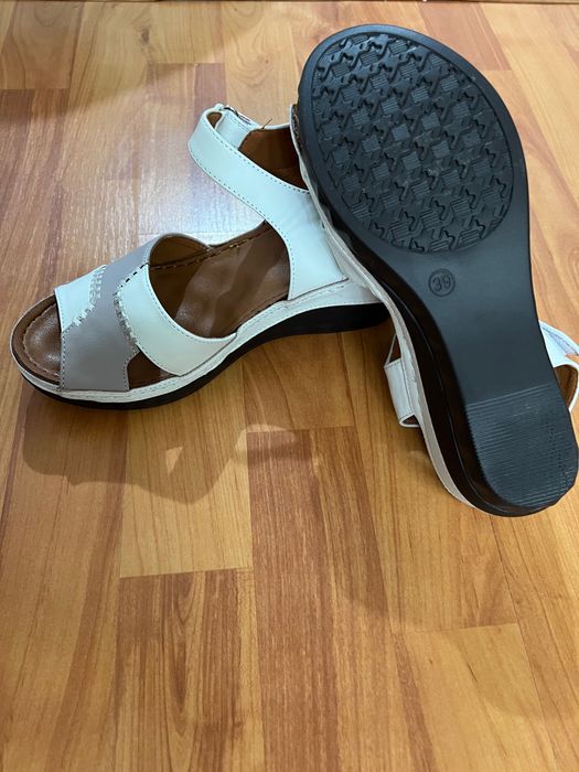 Vand sandale noi dama