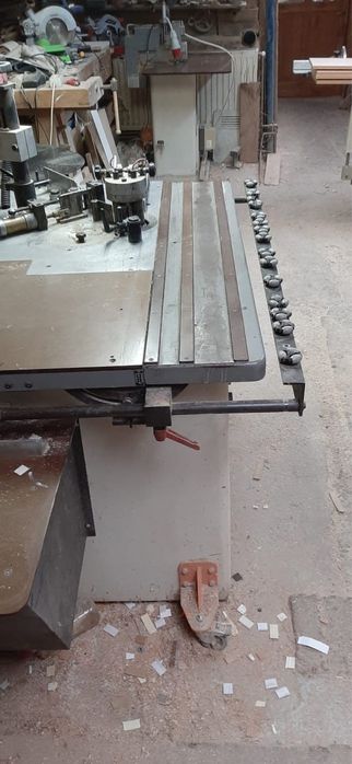 Vând masina aplicat cant