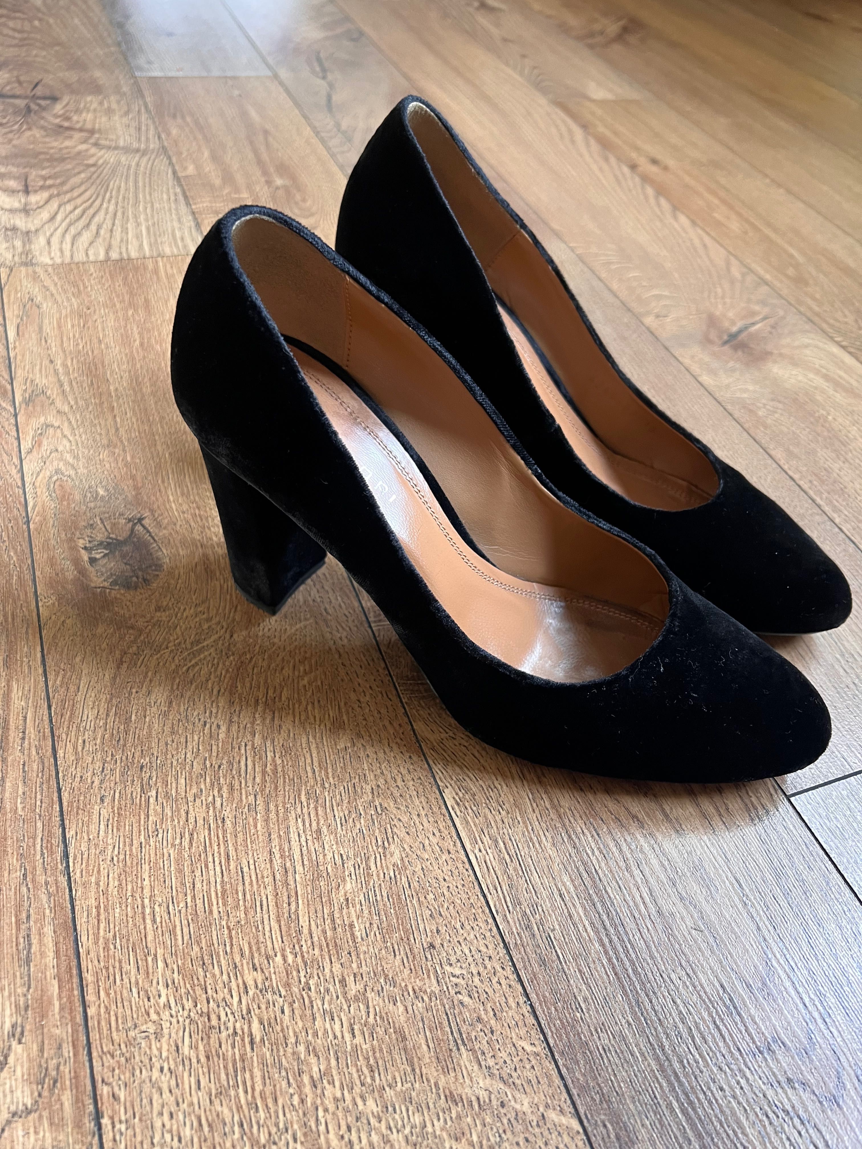 Pantofi catifea neagra Anna Cori