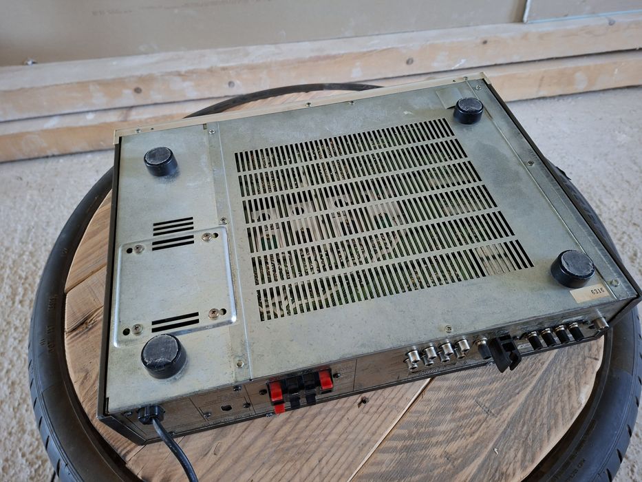 Harman Kardon HK385i amplificator