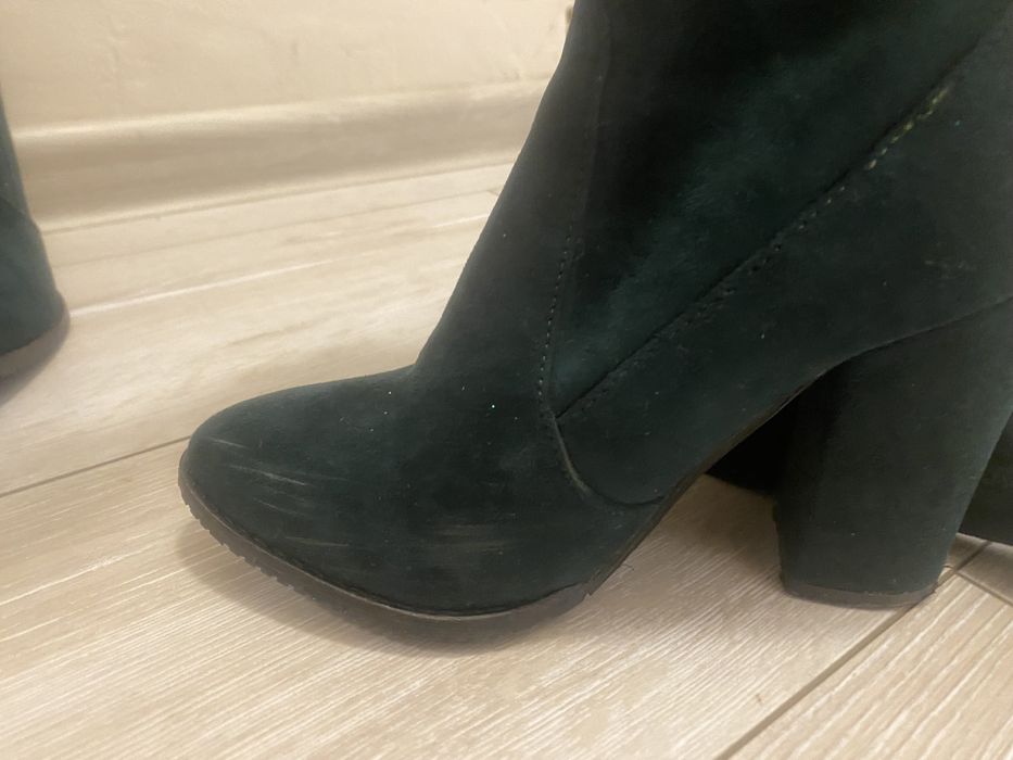 Ботуши над коляното в бордо и зелени