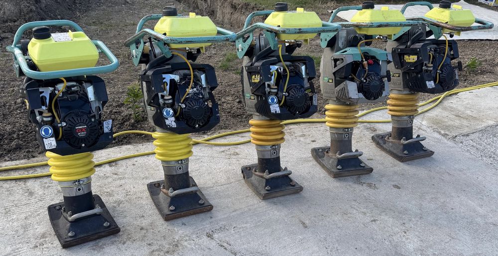 Inchiriez Mai compactor berbec picior AMMANN