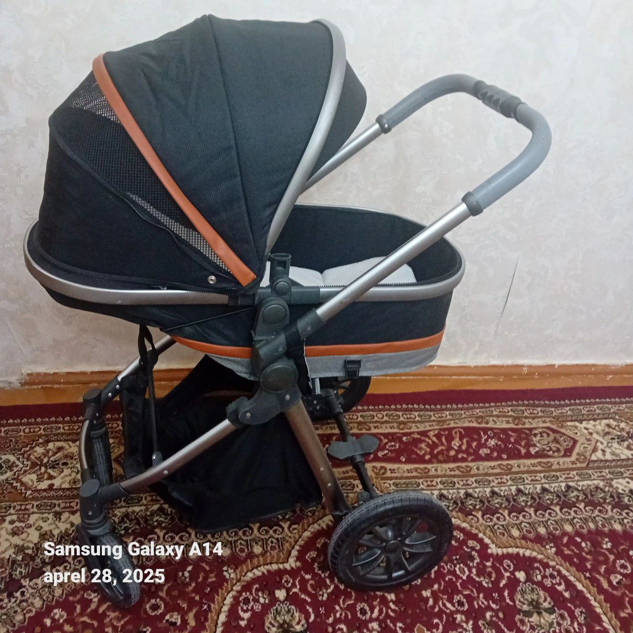 Продаю каляску новая почти
