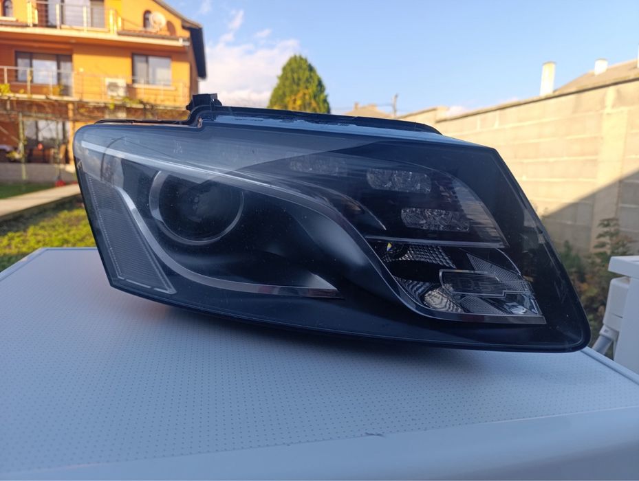 Оригинален фар за Audi Q5 8R