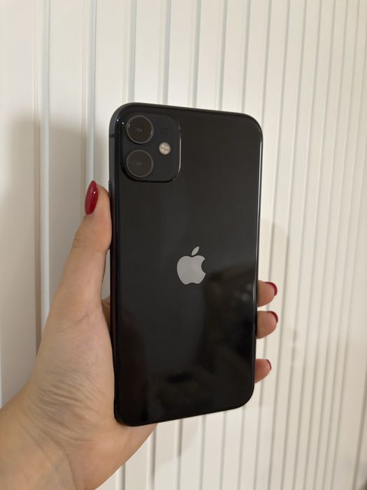 Продам айфон 11 вместе с коробкой