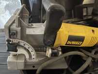 Vand masina de imbinat/frezat DeWalt cu biscuti, tip lamello,cutie