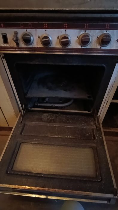 Газплита Брест, б/у, качественная, добротная, всё на месте