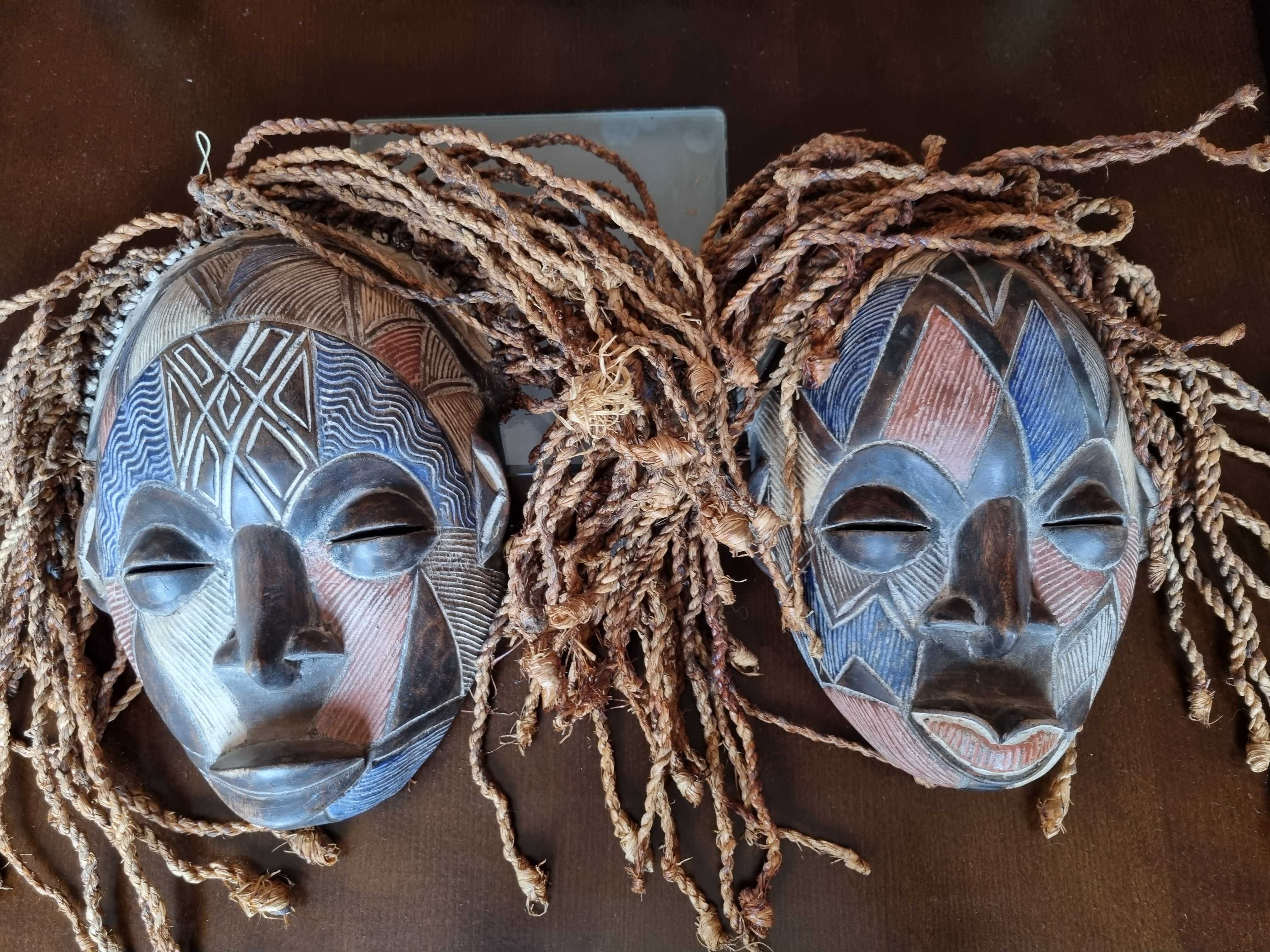 Африкански автентични маски ръчно издялани от дърво- 2 бр. с обща цена