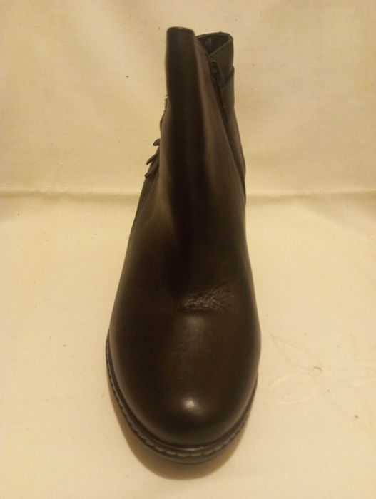 Ghete din piele naturala