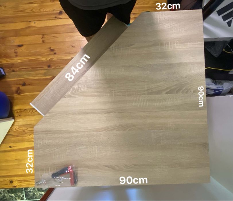 Ъглово бюро запазено