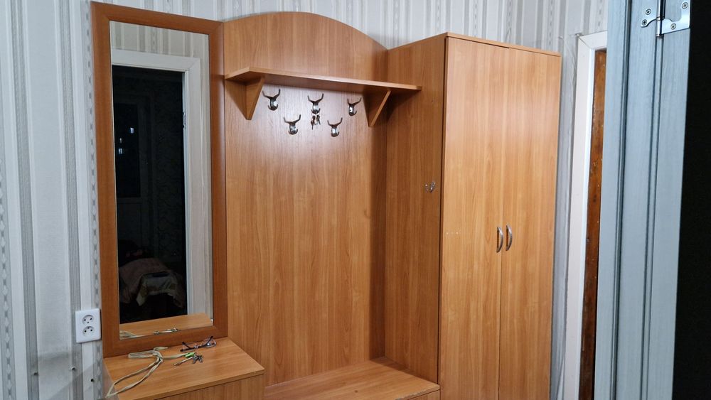 Продам прихожку б/у