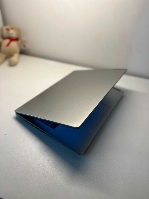 laptop LEnovo Ideapad 3 13iiL05, I3 gen 10, ram 4 gb, ssd 120 gb