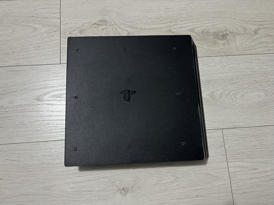 Playstation 4 Pro 1 TB Plus 11 Jocuri