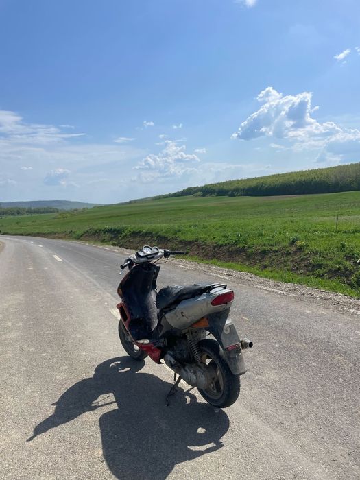 Vand scuter de 50cc merge perfect